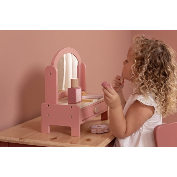 VANITY TABLE