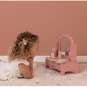 VANITY TABLE