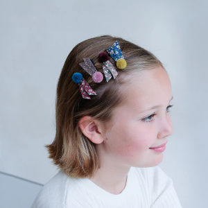 Pom pom clips