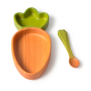 C Oli () Carol PLATECARROT 1 P.JPG Set piatto in legno con cucchiaio