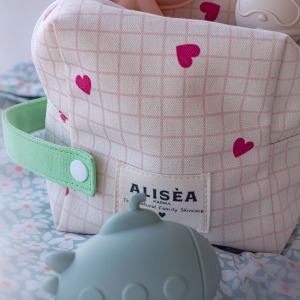 C Alisea BEAUTY POCKETCANDY LOVE.JPG Beauty Pocket