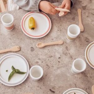 Set di stoviglie in legno