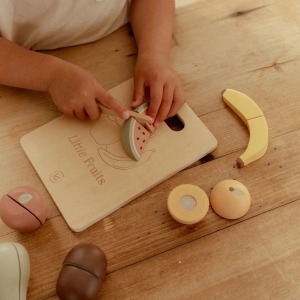 Set di frutta in legno