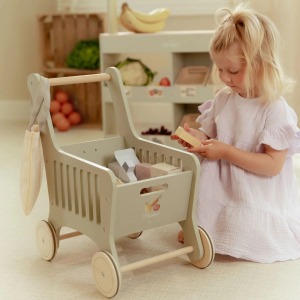 C Little Dutch LD2509CARRELLO 3 P.JPG Carrello della spesa in legno