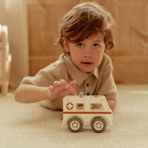 C Little Dutch LD2527AMBULANCE 3 P.JPG Ambulanza in legno