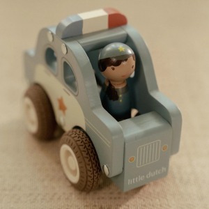 Macchina polizia in legno