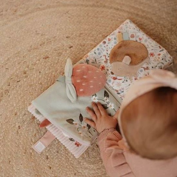 Libro morbido con attività – Fairy Garden