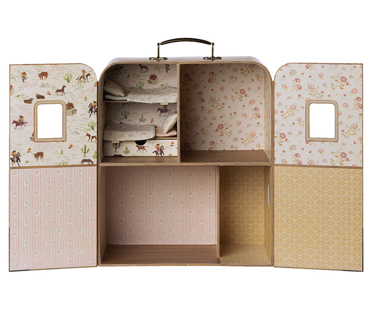 SuitCasa, sorellina e fratello topo