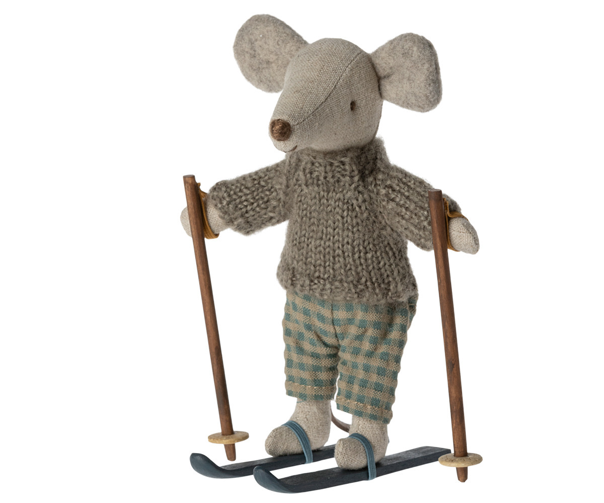 C---maileg---17-321200.JPG Topolino invernale con set da sci – Big Brother