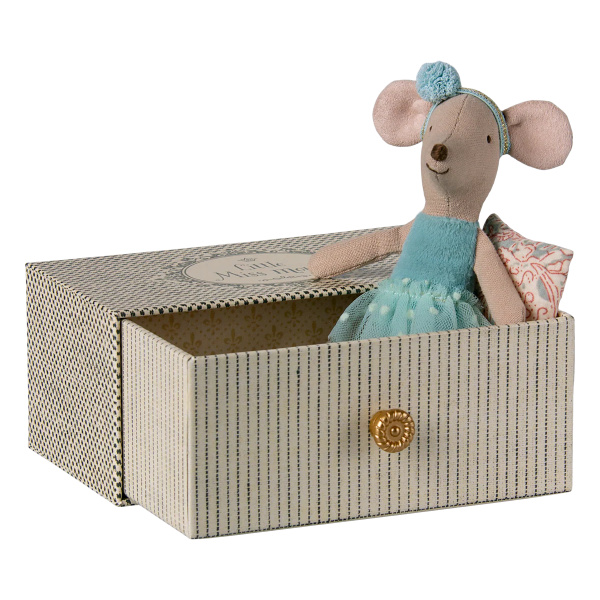 Topo Ballerina nel lettino da giorno, Sorellina