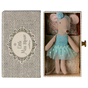 Topo Ballerina nel lettino da giorno, Sorellina