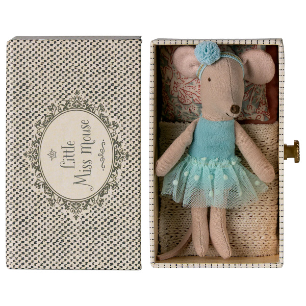 Topo Ballerina nel lettino da giorno, Sorellina