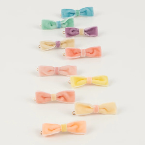 Clip mini arco in velluto pastello