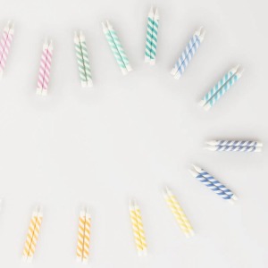 C---meri meri---271372RAINBOW_2_P.JPG Mini candele a strisce arcobaleno