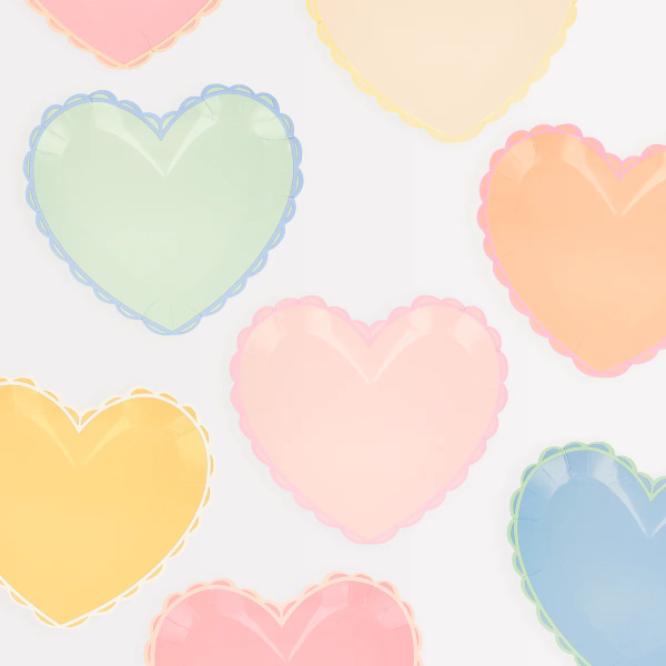 Piatti piccoli a cuore pastello