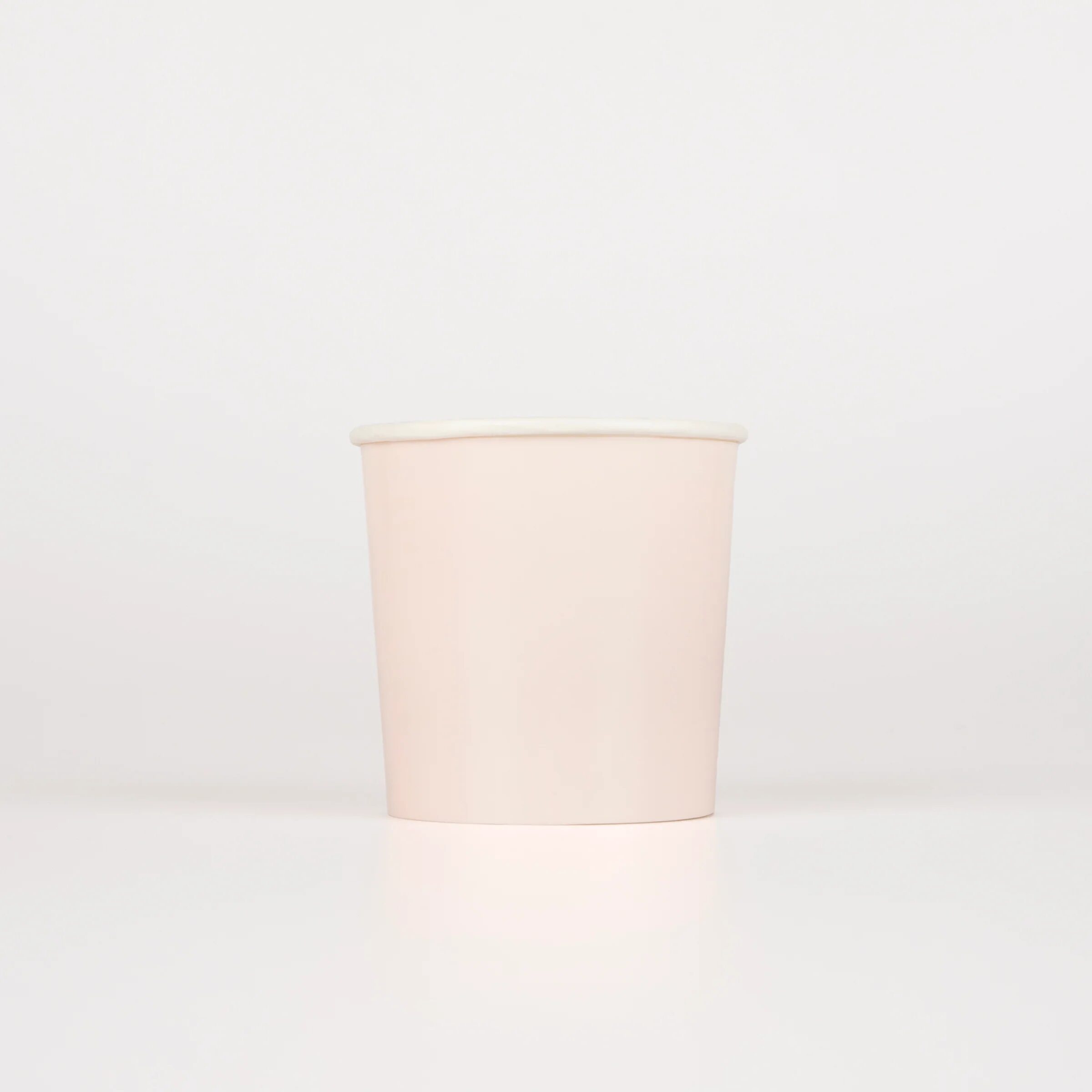 Bicchieri di carta rosa