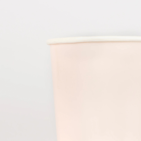 Bicchieri di carta rosa