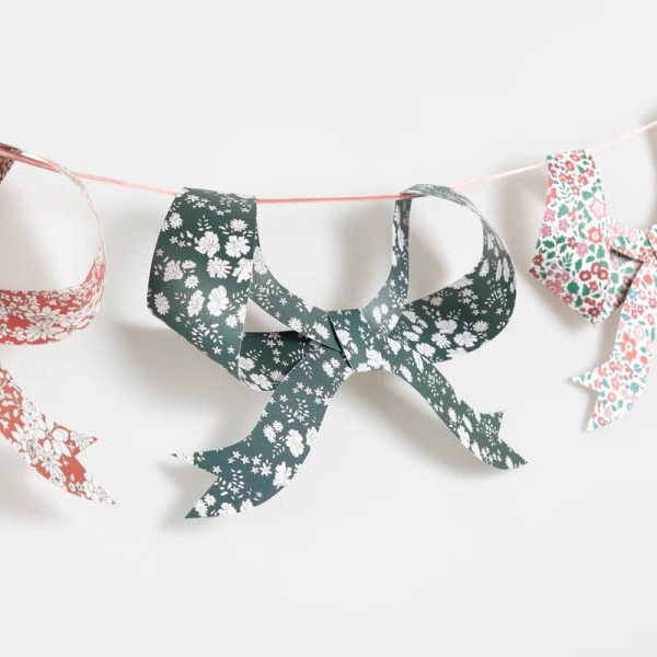 Ghirlanda con fiocchi festosi Liberty