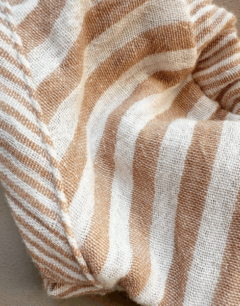 Completo in garza di cotone a righe beige