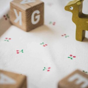 Tappeto e portagiochi – Cherry Cherry